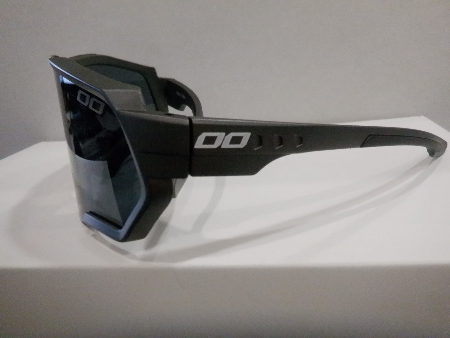 00 Stride Sunglasses